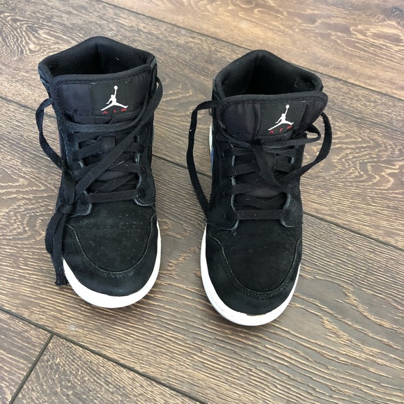 Nike Air Jordan 1 Retro Mid Boys Size 5 - Picture 9 of 14